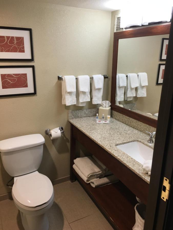 Comfort Suites Near Potomac Mills Вудбридж Екстер'єр фото