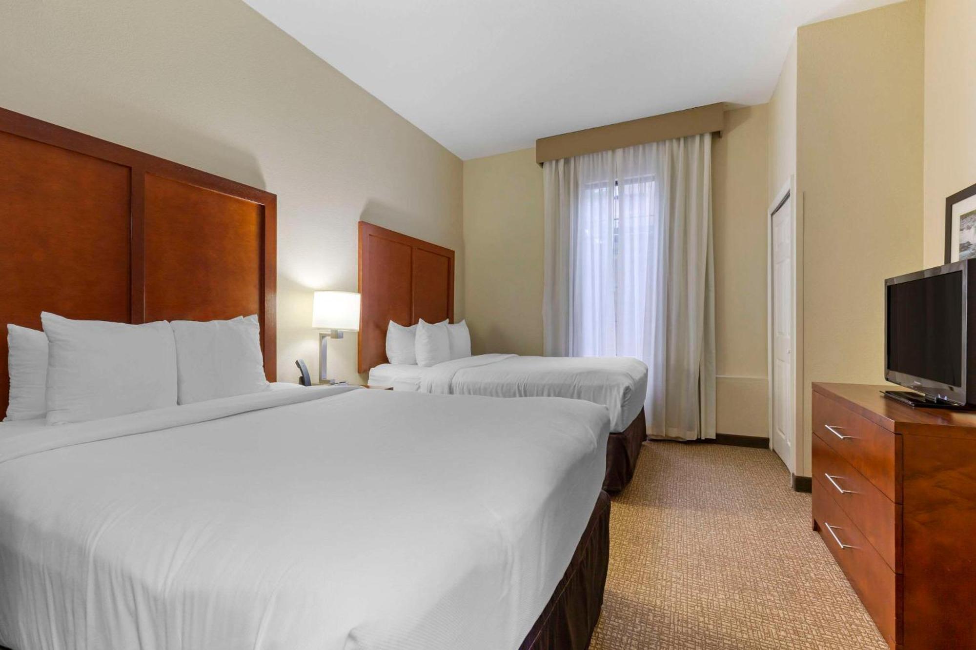 Comfort Suites Near Potomac Mills Вудбридж Екстер'єр фото