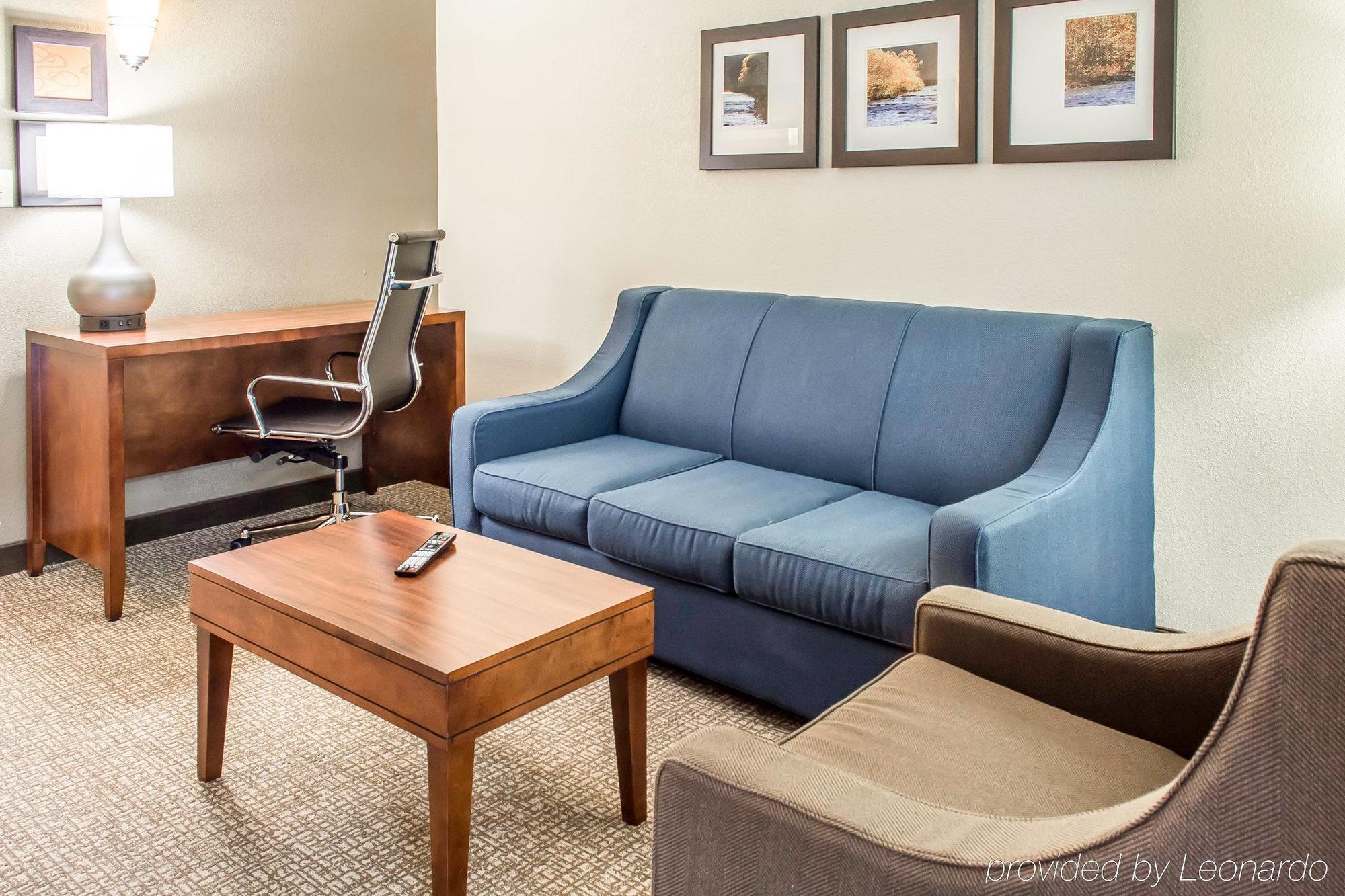 Comfort Suites Near Potomac Mills Вудбридж Екстер'єр фото