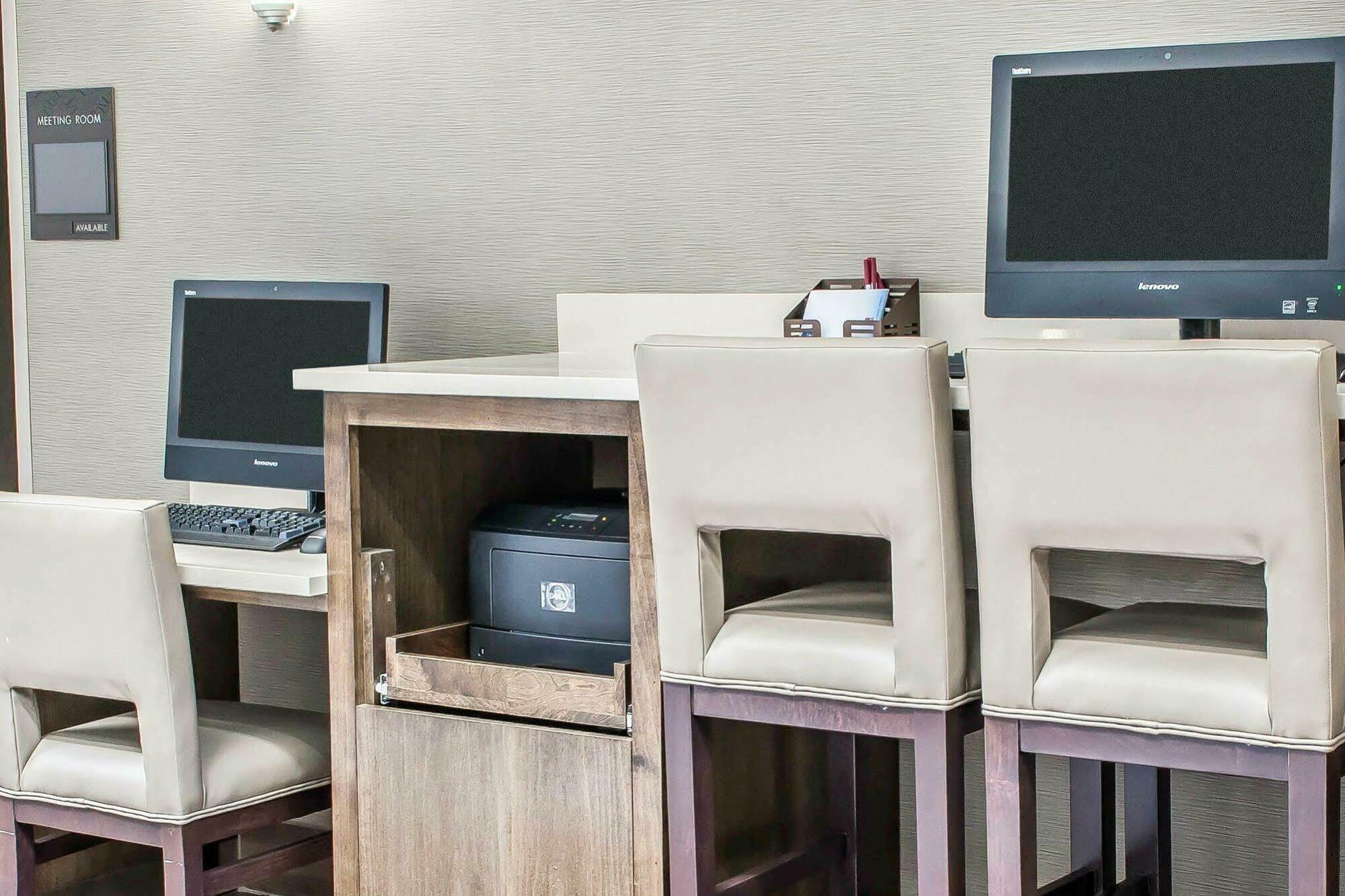 Comfort Suites Near Potomac Mills Вудбридж Екстер'єр фото